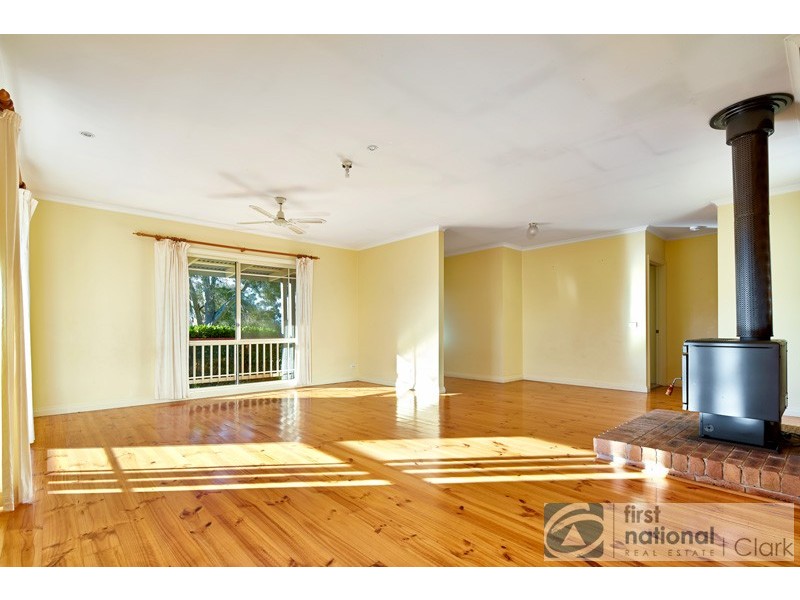 10 Jackson Drive, Drouin VIC 3818