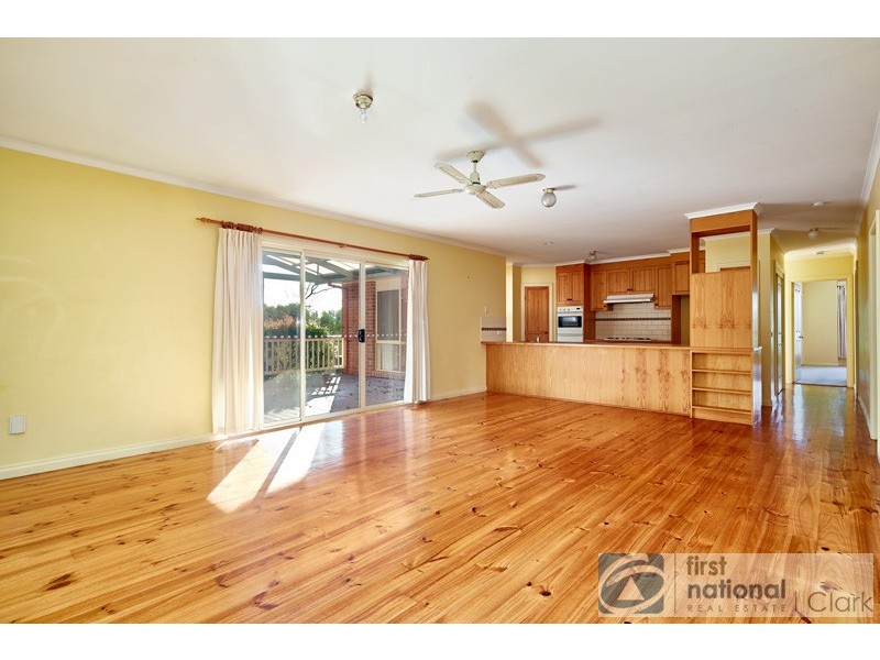 10 Jackson Drive, Drouin VIC 3818