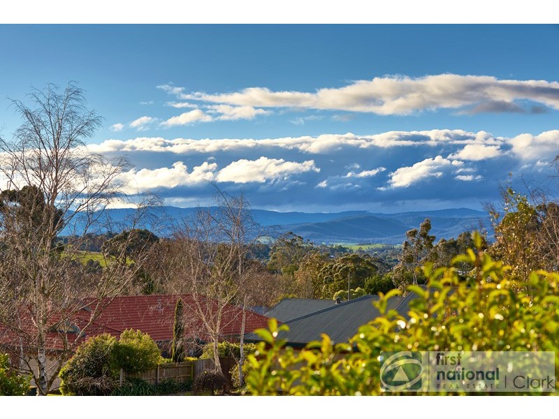 10 Jackson Drive, Drouin VIC 3818