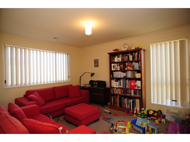 19 Harmon Drive, Drouin VIC 3818