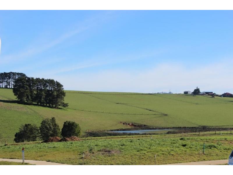 76 Myrtle Crescent, Warragul VIC 3820