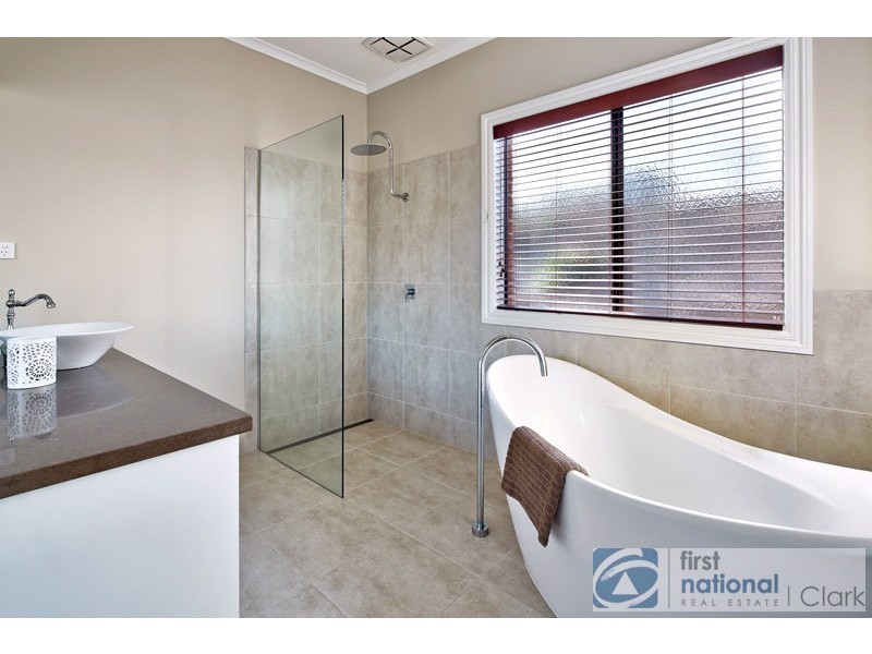 46 Kensington Square, Drouin VIC 3818