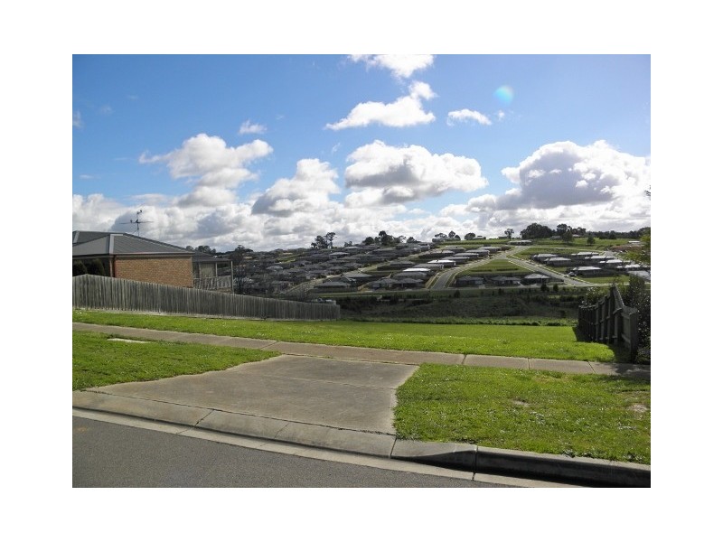 49 Walker Drive, Drouin VIC 3818