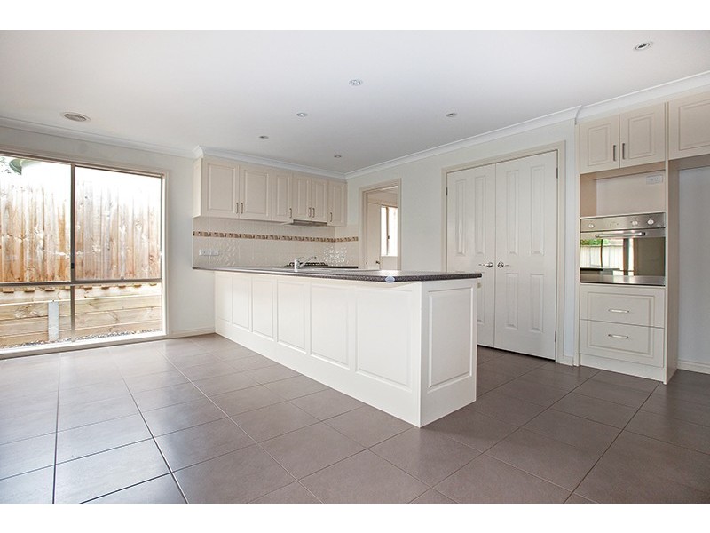 2/12 Abeckett Road, Bunyip VIC 3815