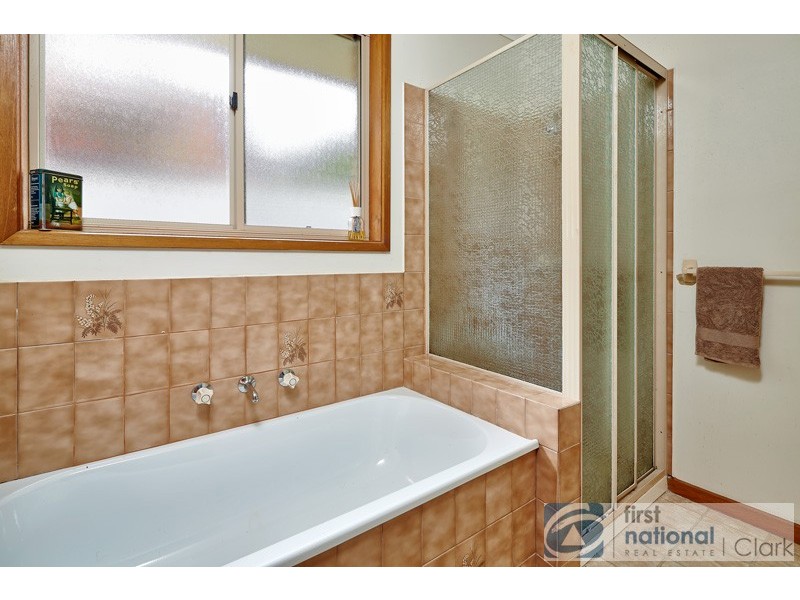 1/2 Wolff Street, Drouin VIC 3818