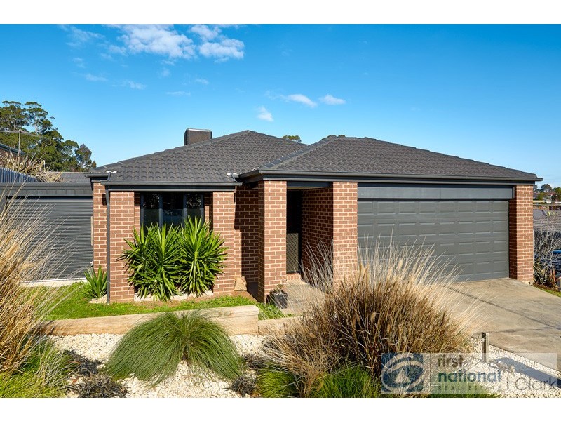 13 Eucalypt Court, Drouin VIC 3818