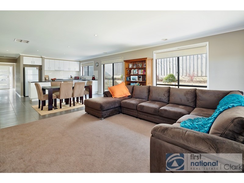 13 Eucalypt Court, Drouin VIC 3818