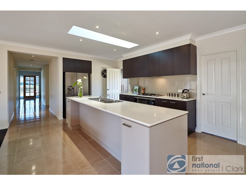 63 Summerhill Boulevard, Drouin VIC 3818