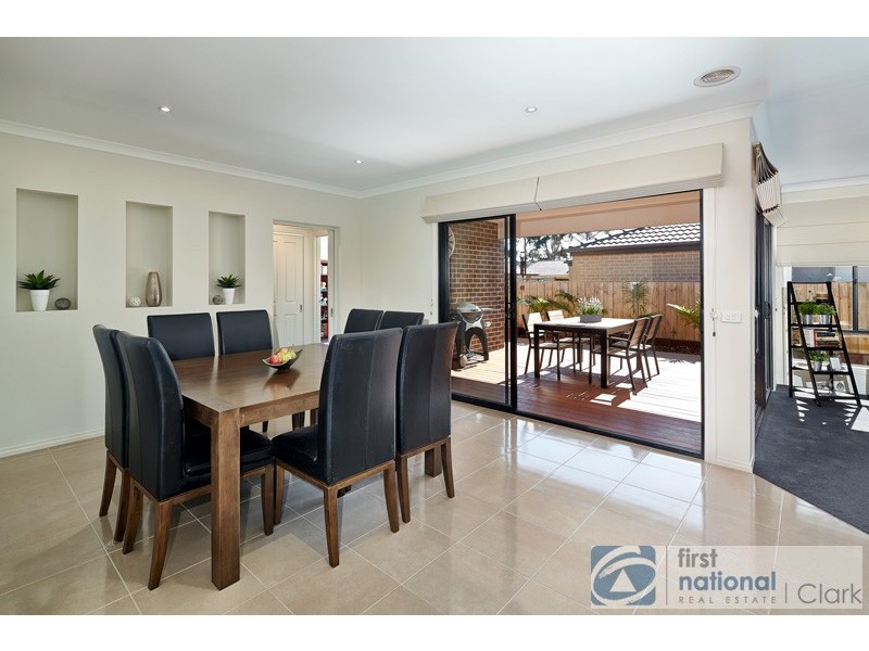 63 Summerhill Boulevard, Drouin VIC 3818