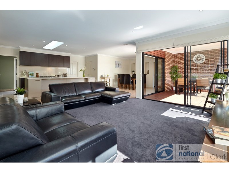 63 Summerhill Boulevard, Drouin VIC 3818