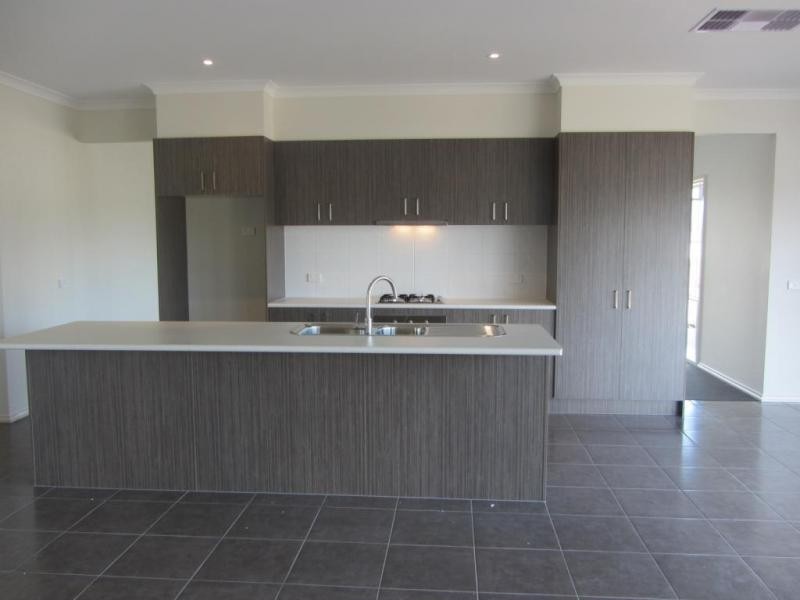 5 Tenterfield Avenue, Warragul VIC 3820