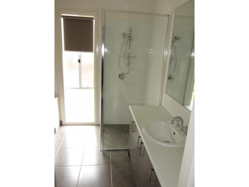 5 Tenterfield Avenue, Warragul VIC 3820