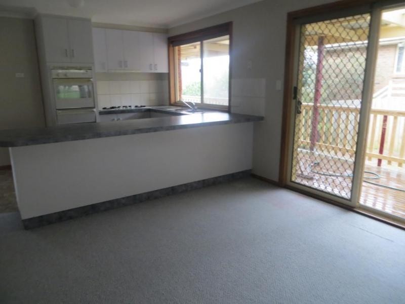 13 Walker Drive, Drouin VIC 3818