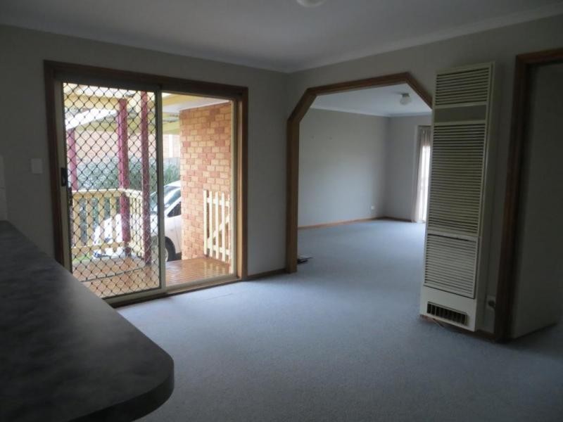 13 Walker Drive, Drouin VIC 3818
