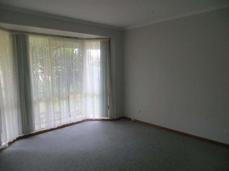 13 Walker Drive, Drouin VIC 3818