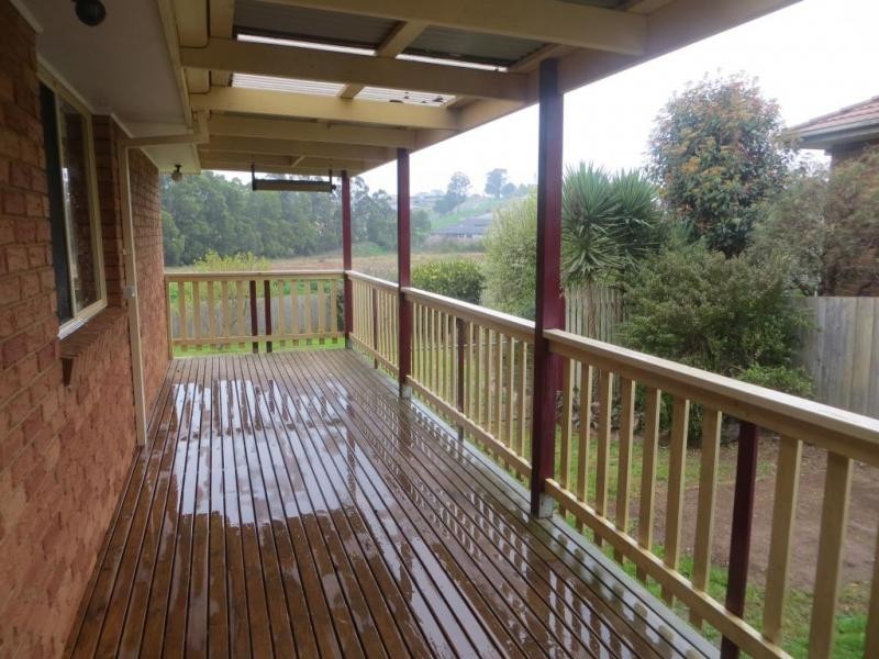 13 Walker Drive, Drouin VIC 3818