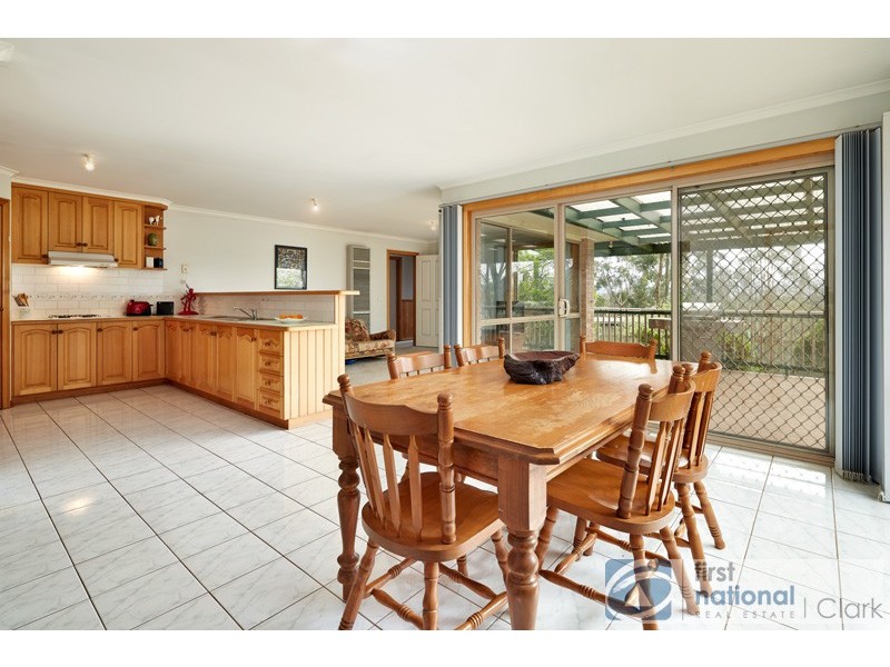 15 Wallace Crescent, Drouin VIC 3818