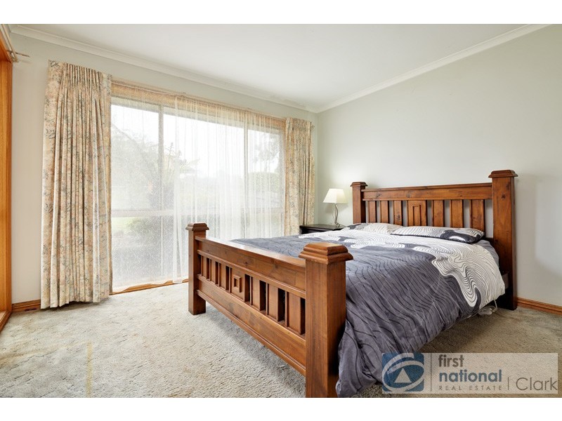 15 Wallace Crescent, Drouin VIC 3818