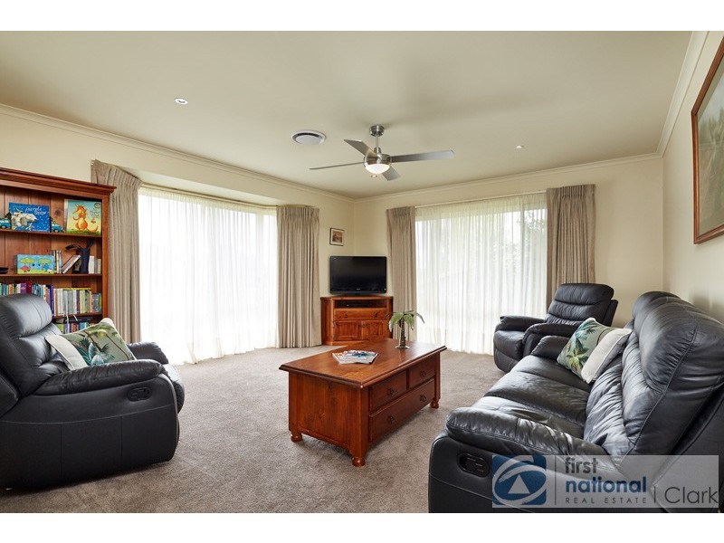 29 Norman Road, Drouin VIC 3818