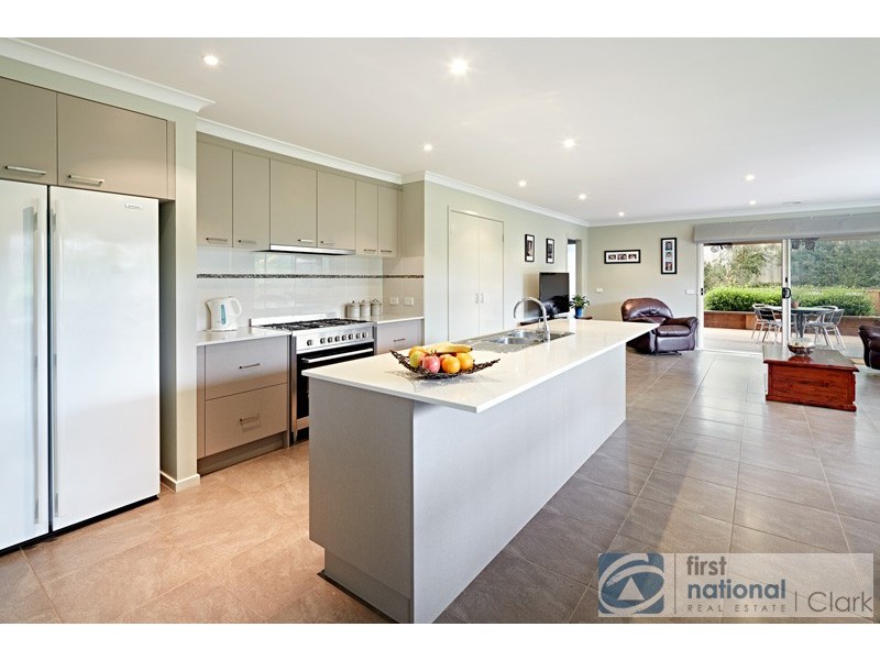 8 Atkinson Court, Warragul VIC 3820