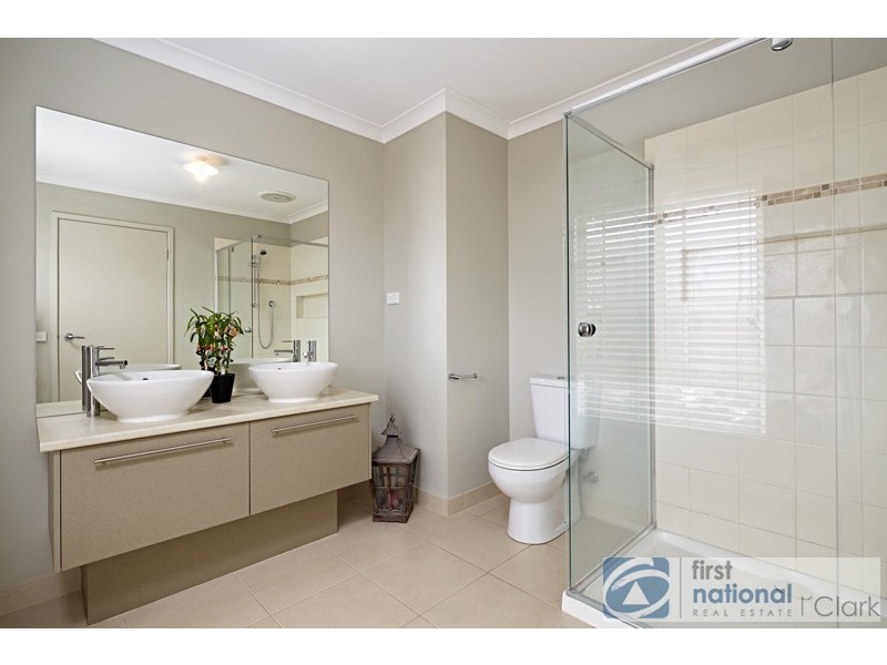 8 Atkinson Court, Warragul VIC 3820