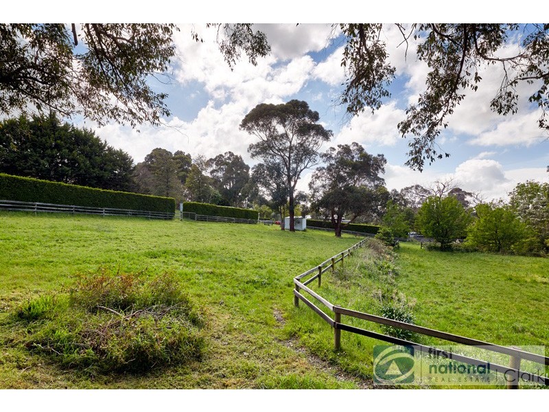 16-18 Henry Road, Bunyip VIC 3815