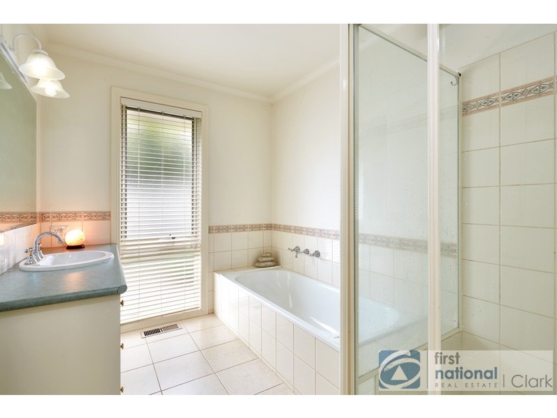 5 Eade Avenue, Warragul VIC 3820