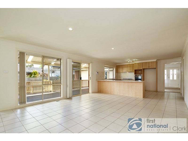 3 Wallace Crescent, Drouin VIC 3818