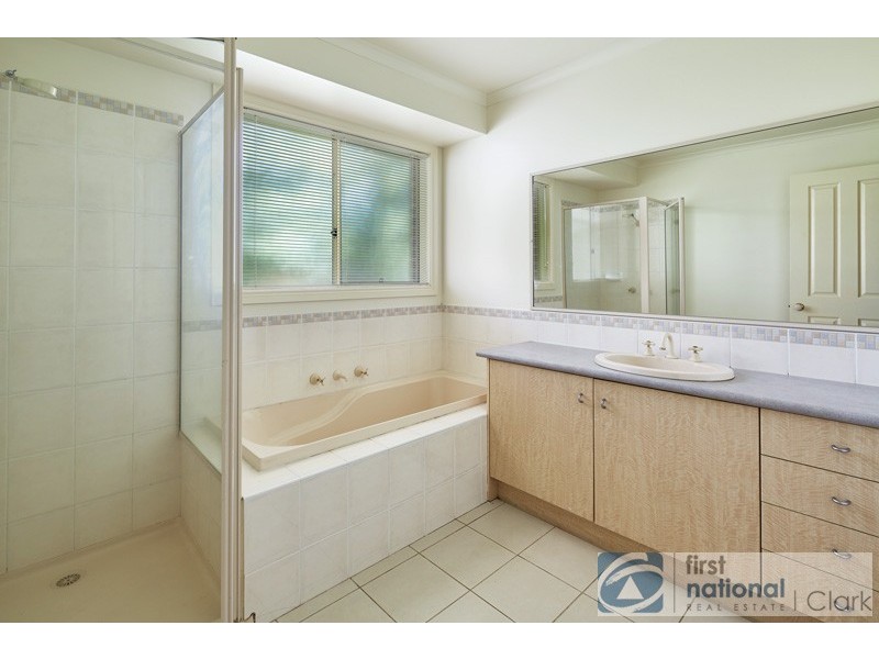 3 Wallace Crescent, Drouin VIC 3818