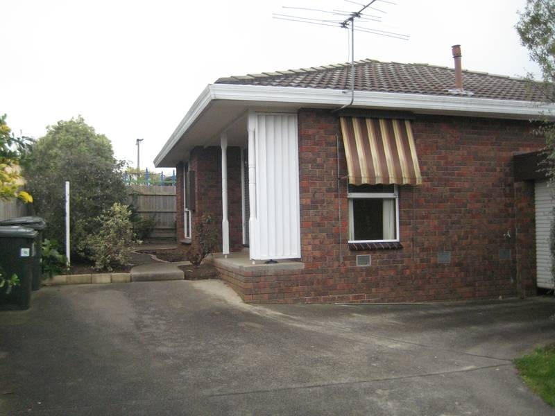 4/18 Darnum Street, Drouin VIC 3818