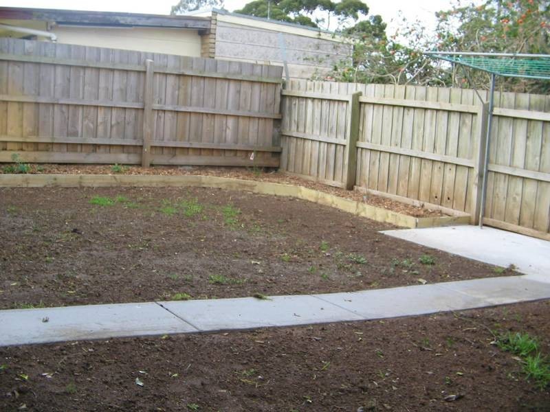 4/18 Darnum Street, Drouin VIC 3818