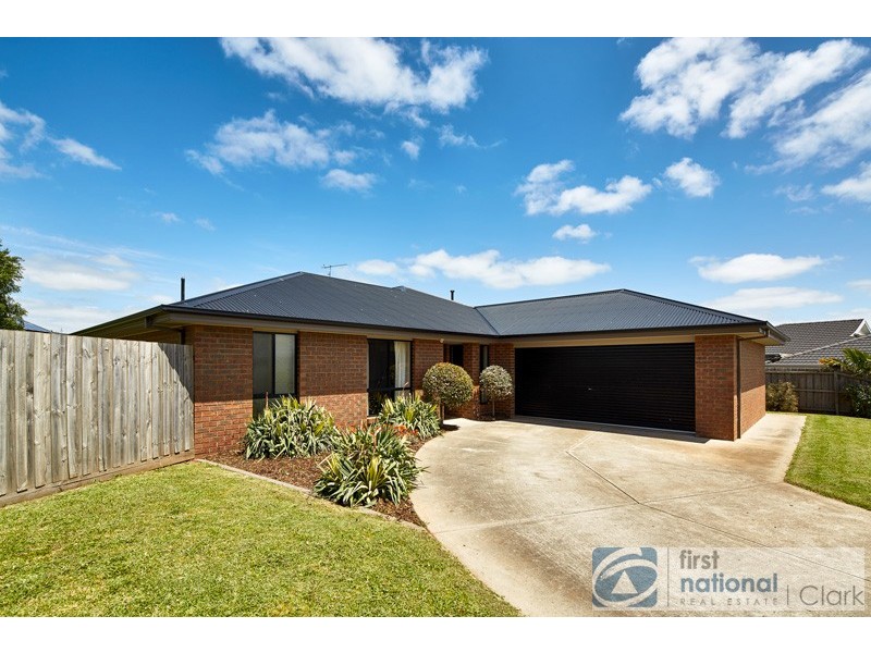 8 Picadilly Court, Drouin VIC 3818