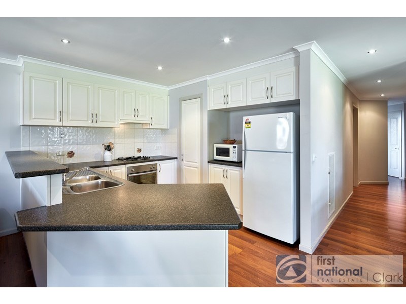 8 Picadilly Court, Drouin VIC 3818