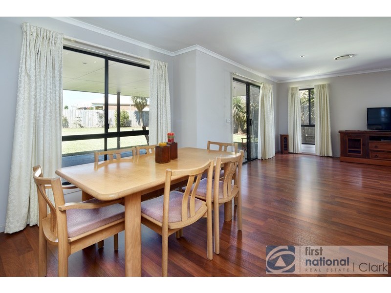 8 Picadilly Court, Drouin VIC 3818
