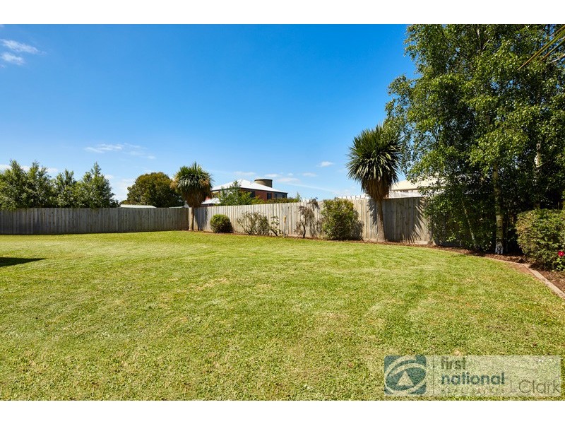 8 Picadilly Court, Drouin VIC 3818