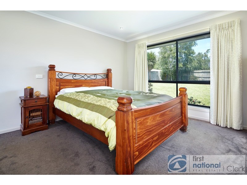 8 Picadilly Court, Drouin VIC 3818