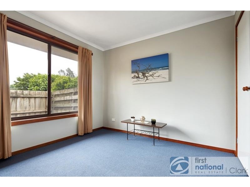 2/16 Cambridge Drive, Warragul VIC 3820