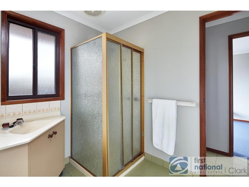 2/16 Cambridge Drive, Warragul VIC 3820