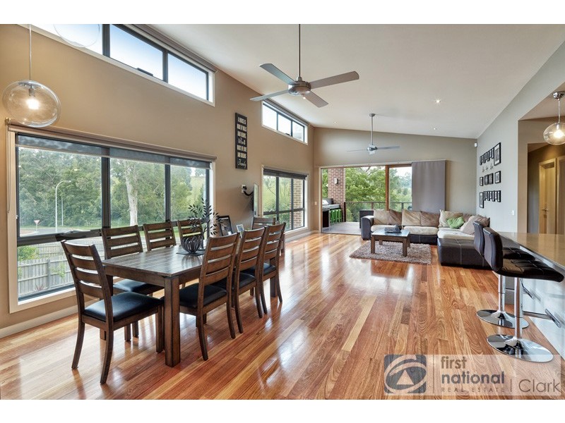 2 Chester Court, Drouin VIC 3818