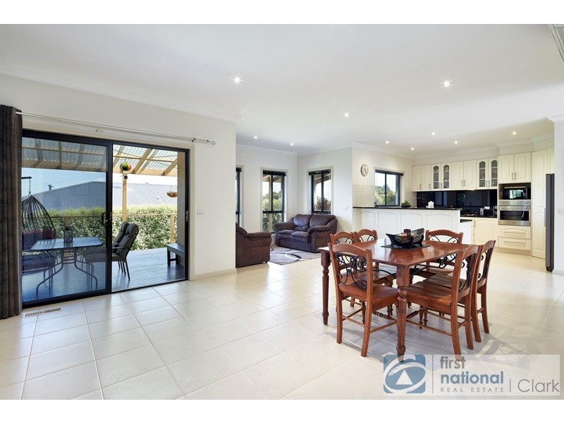 14 Arthurs Drive, Warragul VIC 3820