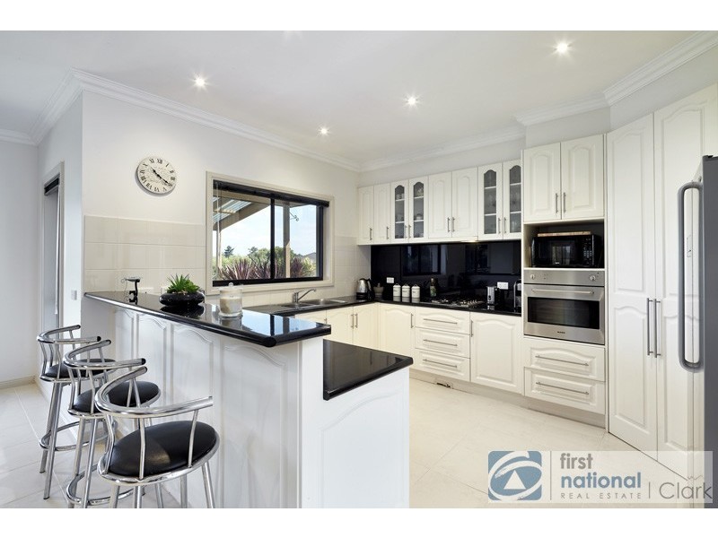 14 Arthurs Drive, Warragul VIC 3820