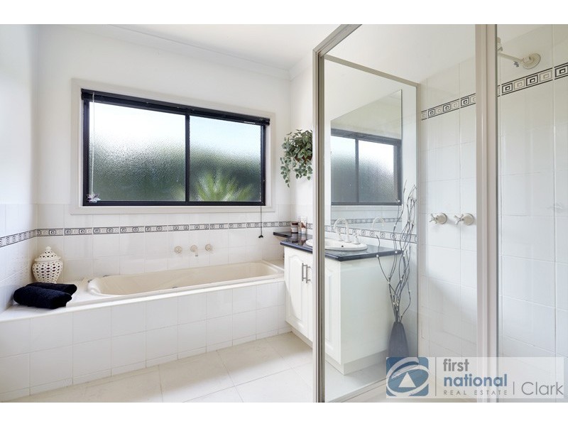 14 Arthurs Drive, Warragul VIC 3820