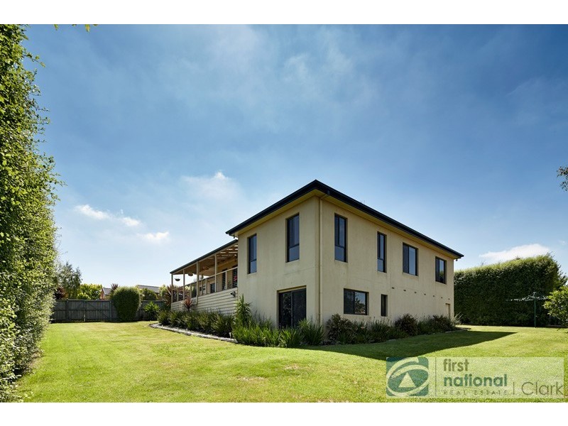 14 Arthurs Drive, Warragul VIC 3820