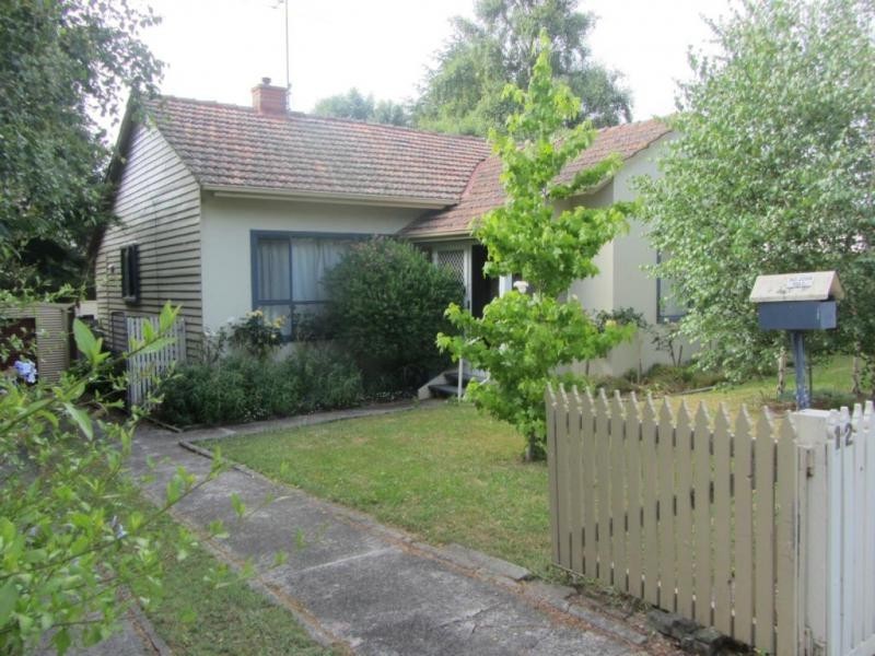 12 Centre Avenue, Warragul VIC 3820