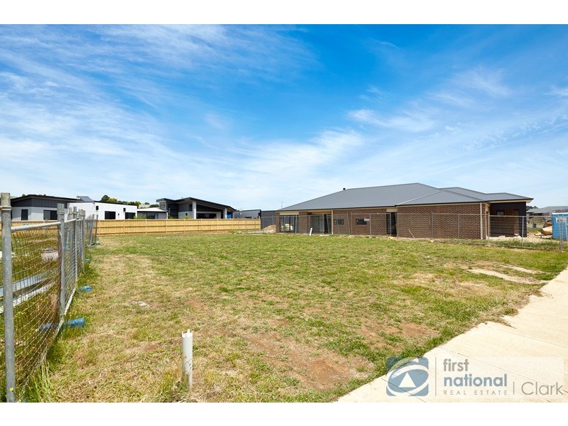 137 Twin Ranges Drive, Warragul VIC 3820