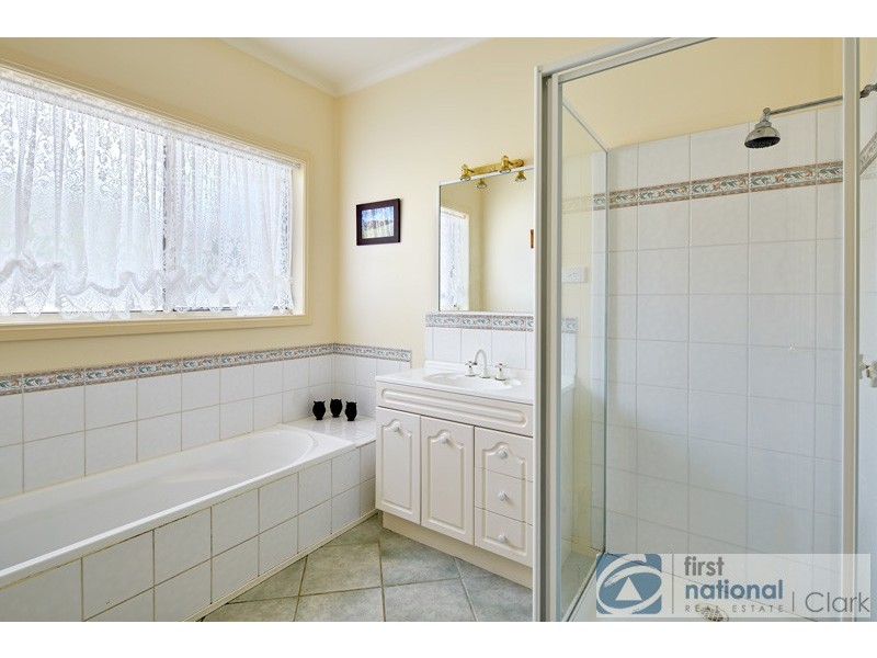 12 Dawson Drive, Warragul VIC 3820