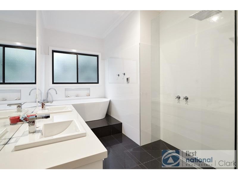 4 Hunter Crescent, Warragul VIC 3820