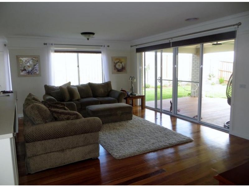18 Sunridge Avenue, Warragul VIC 3820