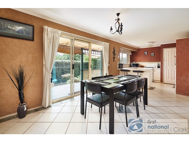 15 Armstrong Avenue, Drouin VIC 3818