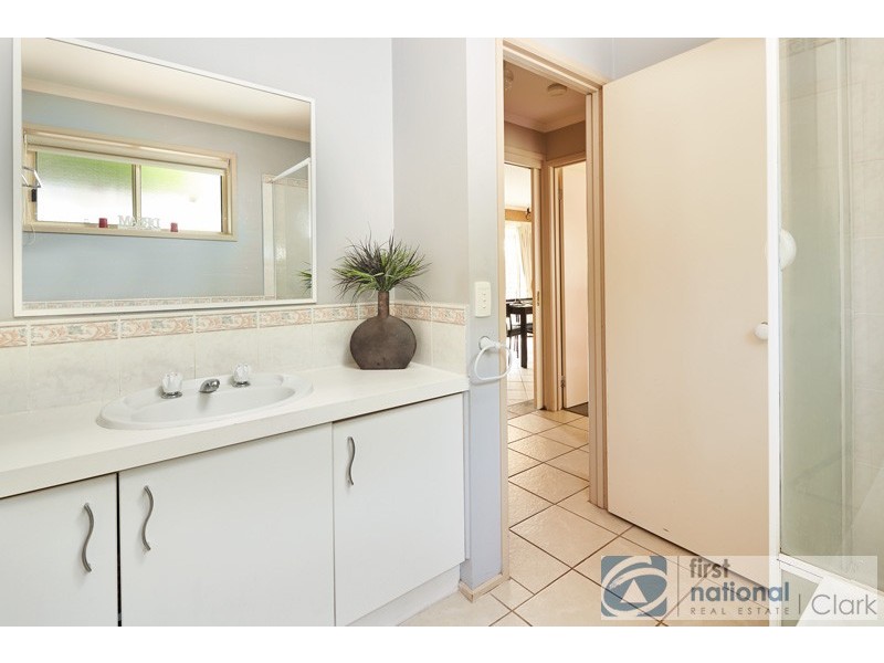 15 Armstrong Avenue, Drouin VIC 3818